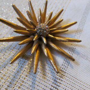 STARBURST BOBLEY GOLD STAR BROACH RHINESTONE BALL CENTER BEAUTIFUL SIGNED Vt-At.